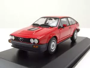 Marketplace : ALFA ROMEO GTV 6 1983 rouge - Maxichamps - 1:43