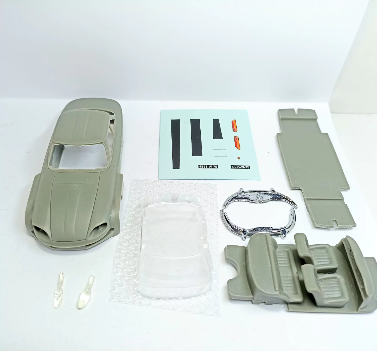 Incomplet - KIT Panhard 24 Proto 1965 - Résine - 1:43 |Pièces et ki...